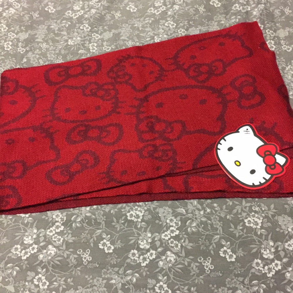 Loungefly Hello Kitty scarf 🧣